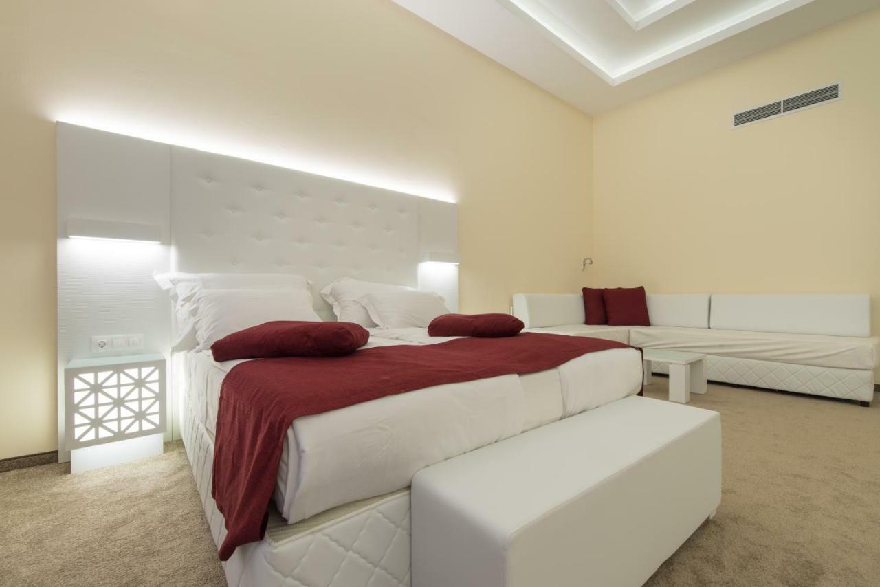 Hotel Perla Beach Luxury Primorsko Bagian luar foto